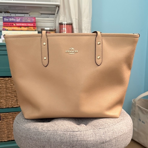 Coach Handbags - Coach City Zip Leather Tote Bag